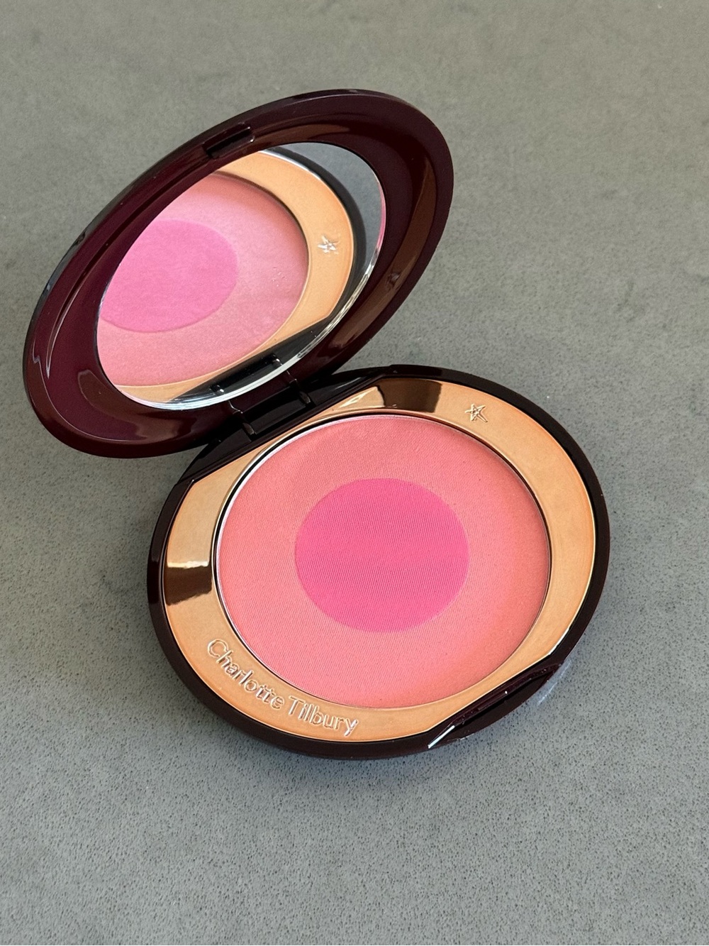 LOVE IS THE DRUG Charlotte Tilbury Cheek to Chic